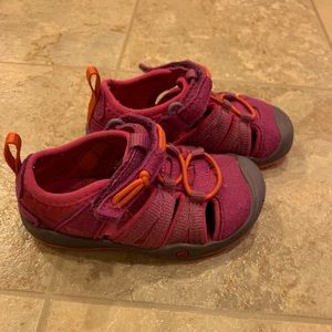 KEEN Seacamp Toddler Size 7 GUC